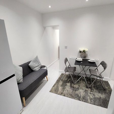 Comfy Diamond Ensuite Room Maidstone With Free Parking And Speedy Wifi Eksteriør billede