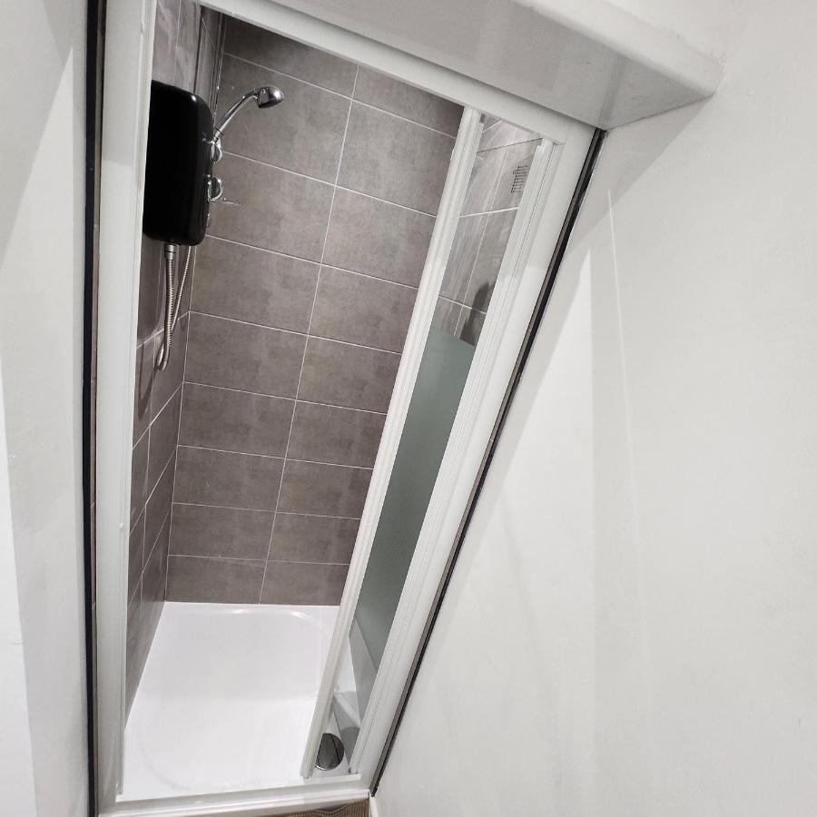 Comfy Diamond Ensuite Room Maidstone With Free Parking And Speedy Wifi Eksteriør billede