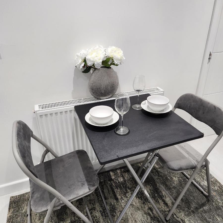 Comfy Diamond Ensuite Room Maidstone With Free Parking And Speedy Wifi Eksteriør billede