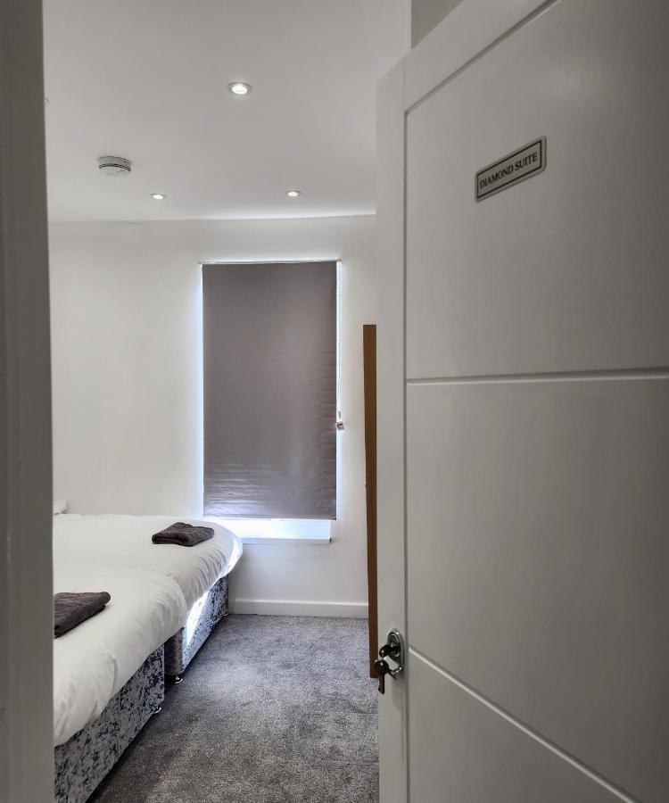 Comfy Diamond Ensuite Room Maidstone With Free Parking And Speedy Wifi Eksteriør billede